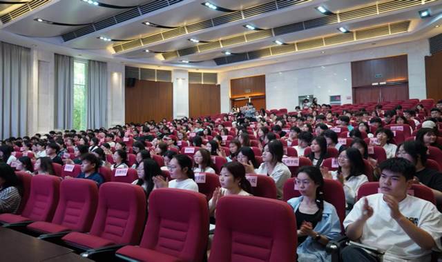 2025-05-09 14:43:55.239000