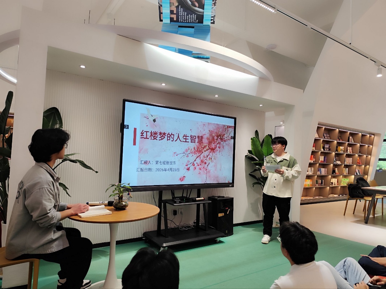 人们在房间里玩体感游戏

AI 生成的内容可能不正确。