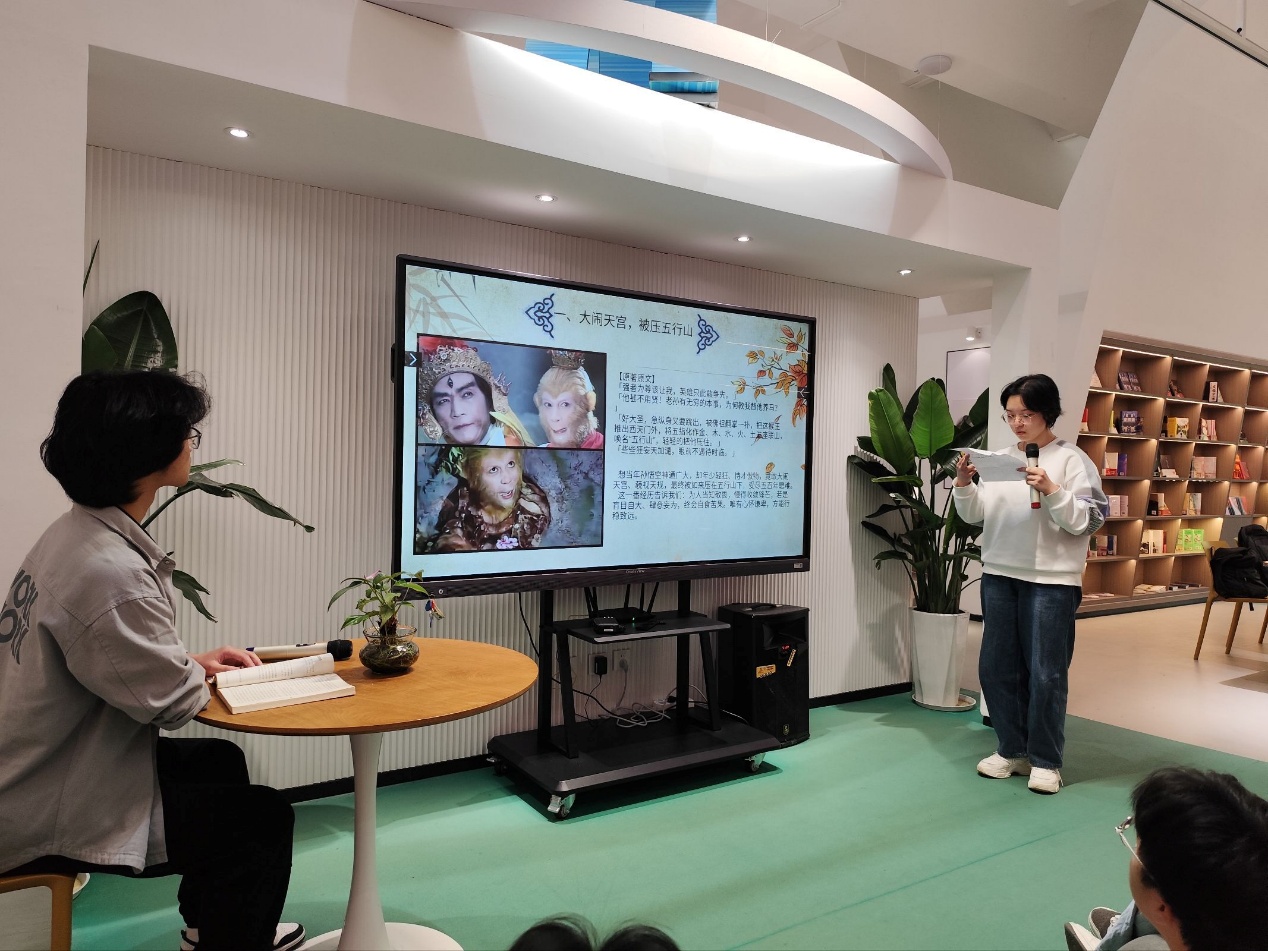 人们在室内玩游戏

AI 生成的内容可能不正确。